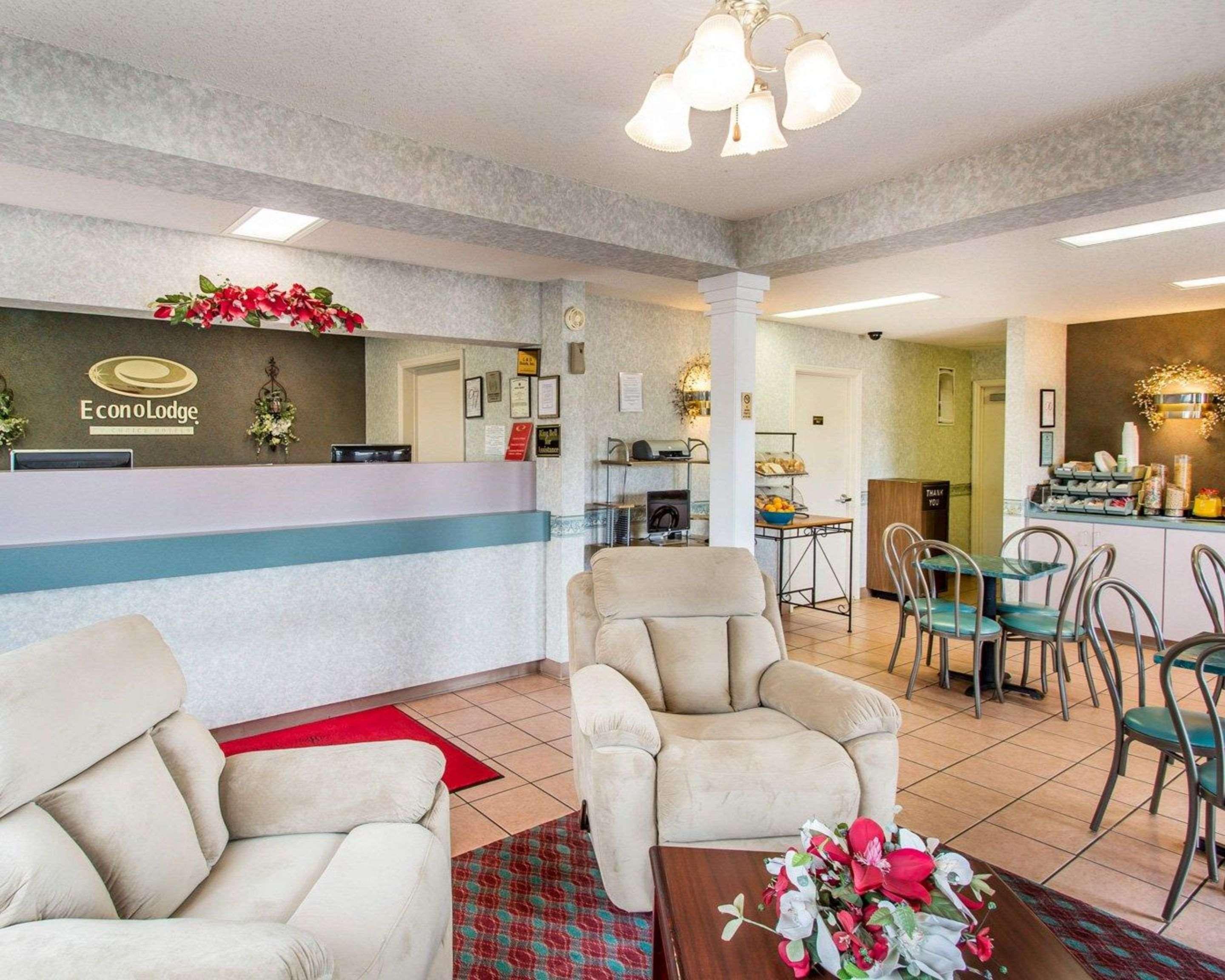 Econo Lodge Ντόθαν Εξωτερικό φωτογραφία